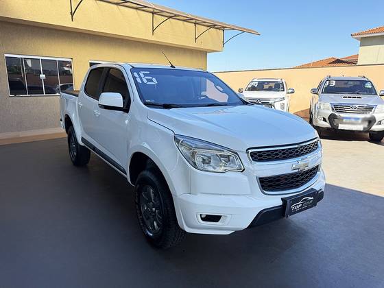 CHEVROLET S10 2.4 ADVANTAGE 4X2 CD 8V FLEX 4P MANUAL CHEVROLET S10 2.4 ADVANTAGE 4X2 CD 8V FLEX 4P MANUAL